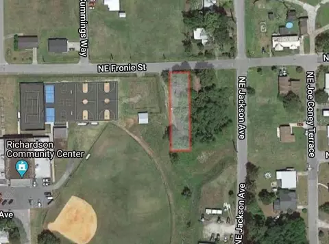 314 NE Fronie St, Lake City, FL 32055