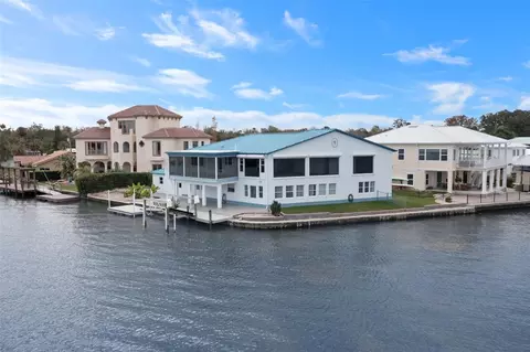 2243 N Kings Cove Pt, Crystal River, FL 34429
