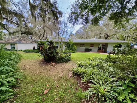 104 E Camellia Way, Howey In The Hills, FL 34737