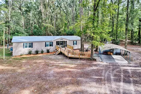 301 SW Chalet Ter, Fort White, FL 32038