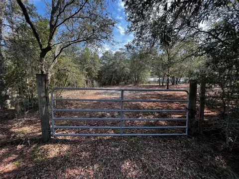 904 Franklin St, Interlachen, FL 32148