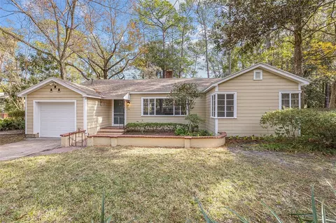 1041 NE 7th St, Gainesville, FL 32601