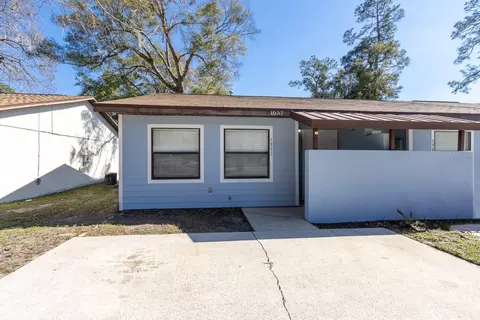 1957 SW 69th Dr, Gainesville, FL 32607
