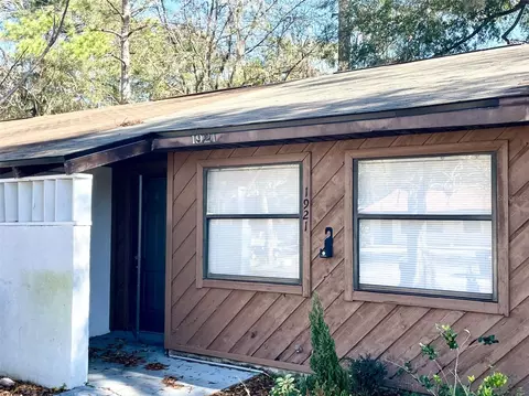 1921 SW 69th Dr, Gainesville, FL 32607