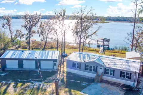 165 Walker Dr, Interlachen, FL 32148