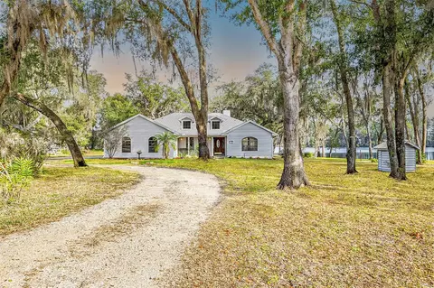 108 Darkwater Lake Rd, Hawthorne, FL 32640