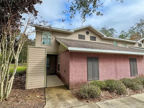 1217 NW 55th St #18, Gainesville, FL 32605