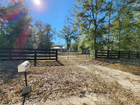 708 SW Trenton Ter, Fort White, FL 32038