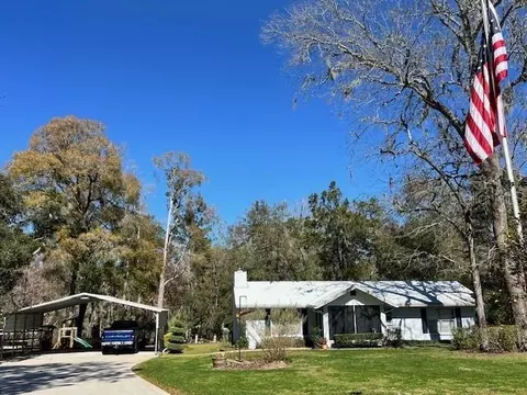 7810 Lake Ave, Fanning Springs, FL 32693
