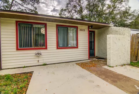2215 SW 70th Ter, Gainesville, FL 32607