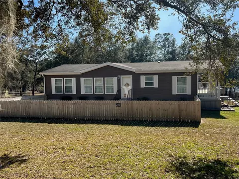 220 Whirlwind Loop, Hawthorne, FL 32640