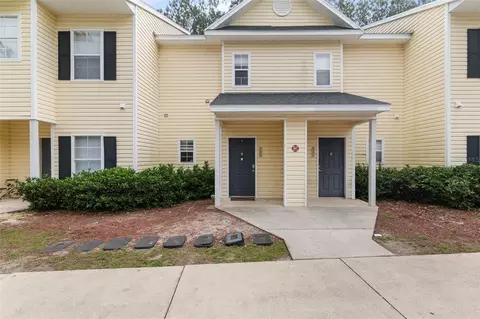 4551 NW 49th St #104, Gainesville, FL 32606