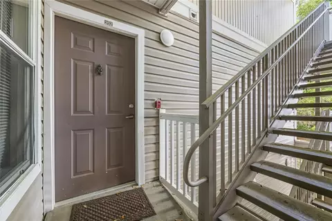 4000 SW 23rd St #6-202, Gainesville, FL 32608
