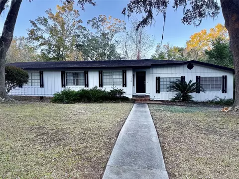 9220 NW 12th Pl, Gainesville, FL 32606