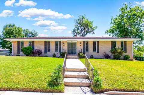 927 NW 51st Ter, Gainesville, FL 32605