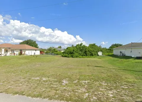 172 Peerless St, Lehigh Acres, FL 33974