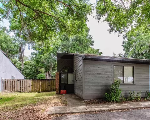 3811 SW 28th Ter, Gainesville, FL 32608