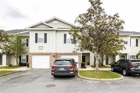 4335 NW 48th St #105, Gainesville, FL 32606