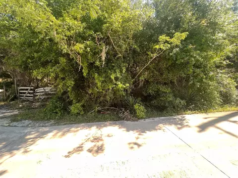 107 Baker Rd, Hawthorne, FL 32640