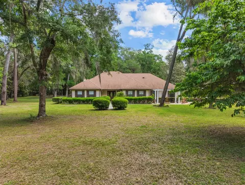 107 SE 4th St, Chiefland, FL 32626