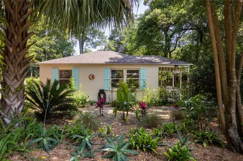 620 NW 34th Pl, Gainesville, FL 32609