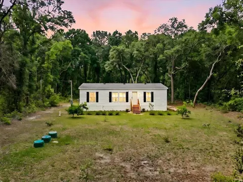 8190 NW 170th St, Fanning Springs, FL 32693
