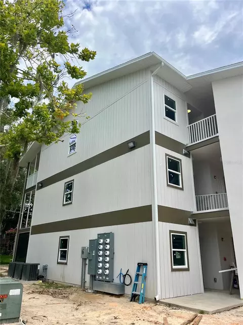 6519 W Newberry Rd #401, Gainesville, FL 32605