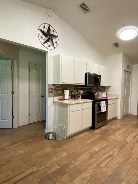 Kitchen - 1801 NE 77th St, Ocala, FL 34479 photo 3 of 4