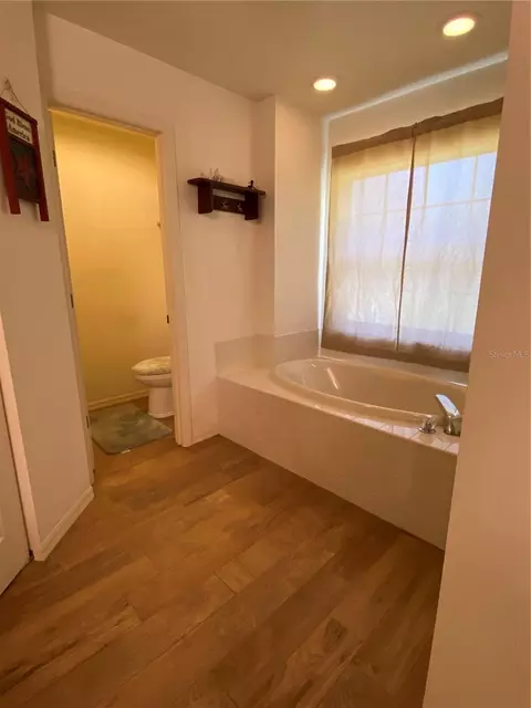 Bath - 1801 NE 77th St, Ocala, FL 34479 photo 3 of 3