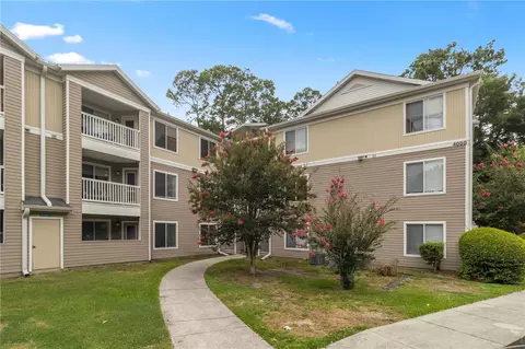 4000 SW 23rd St #6-106, Gainesville, FL 32608