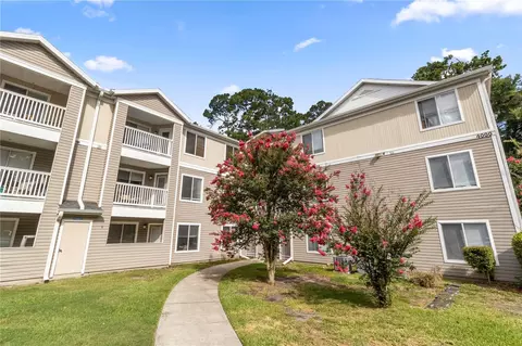 4000 SW 23rd St #6-207, Gainesville, FL 32608