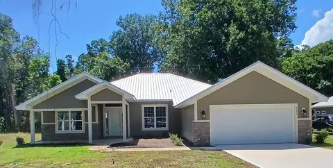 9099 Dorie Dr, Fanning Springs, FL 32693