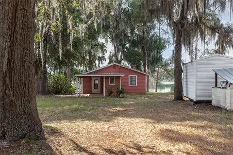 132 Lake Shore Ter, Interlachen, FL 32148