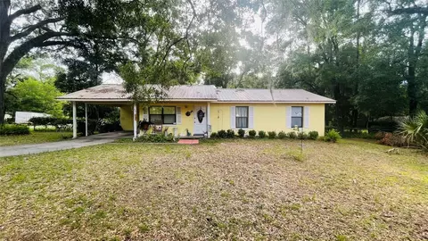 437 N Court St, Bronson, FL 32621