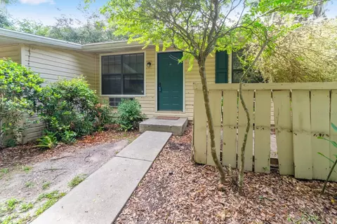 2490 SW 14th Dr #33, Gainesville, FL 32608