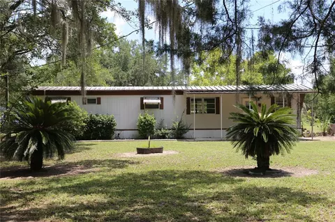 305 Saint Johns Ave, Satsuma, FL 32189