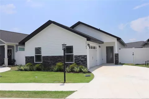 24383 SW 17th Ln, Newberry, FL 32669