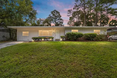 2917 NE 19th St, Gainesville, FL 32609