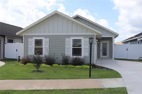24359 SW 17th Ln, Newberry, FL 32669