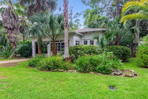 2120 NW 7th St, Gainesville, FL 32609
