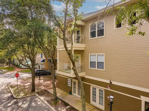 9149 SW 49th Pl #L-301, Gainesville, FL 32608