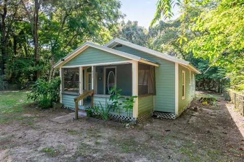 330 SE 74th St, Gainesville, FL 32641