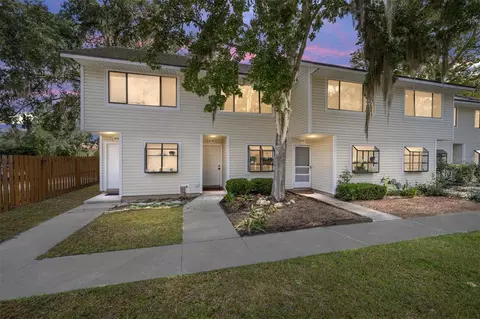 6136 SW 8th Pl, Gainesville, FL 32607