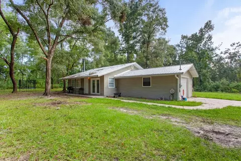 5215 NE 255th Dr, Melrose, FL 32666