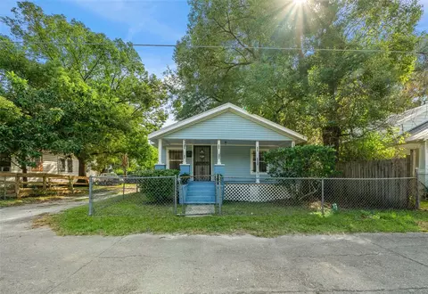 425 NW 6th Pl, Gainesville, FL 32601