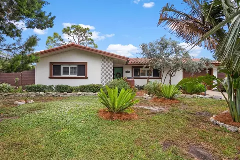 1699 Alcazar Way S, Saint Petersburg, FL 33712