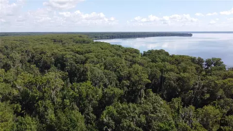 5805 Lake Shore Dr, Gainesville, FL 32641