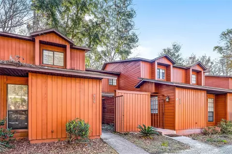 909 SW 57th Dr, Gainesville, FL 32607