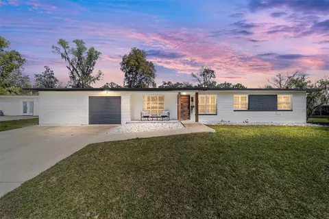 1021 NW 40th Dr, Gainesville, FL 32605