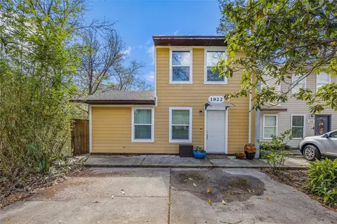 1922 SW 70th Ter, Gainesville, FL 32607